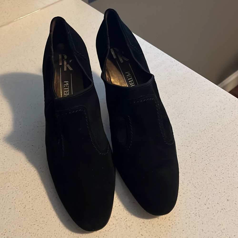 Black Suede Heels with elastic Size 9 pumps Peter Kaiser Shoes
